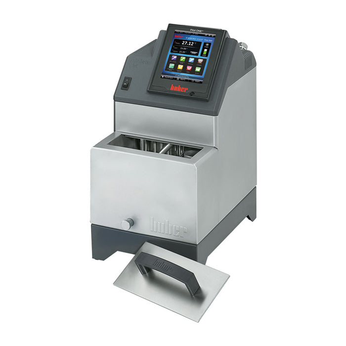 Huber CC with Pilot One Refrigerated Heating Circulation Bath