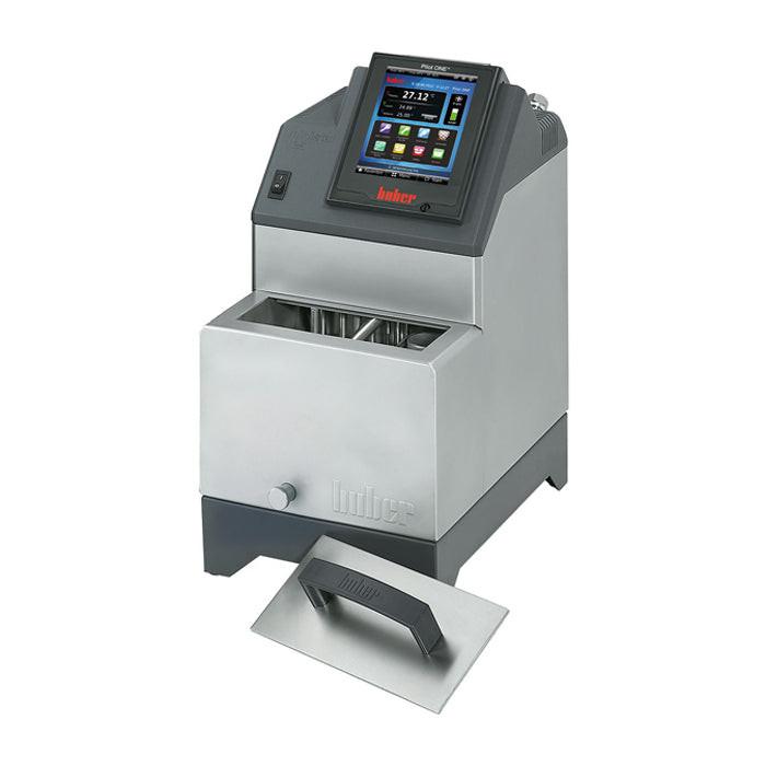 Huber CC with Pilot One Refrigerated Heating Circulation Bath