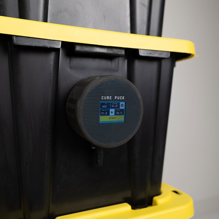 https://hydrobuilder.com/media/catalog/product/cache/1/image/9df78eab33525d08d6e5fb8d27136e95/c/u/cure-puck---black-and-yellow.jpg